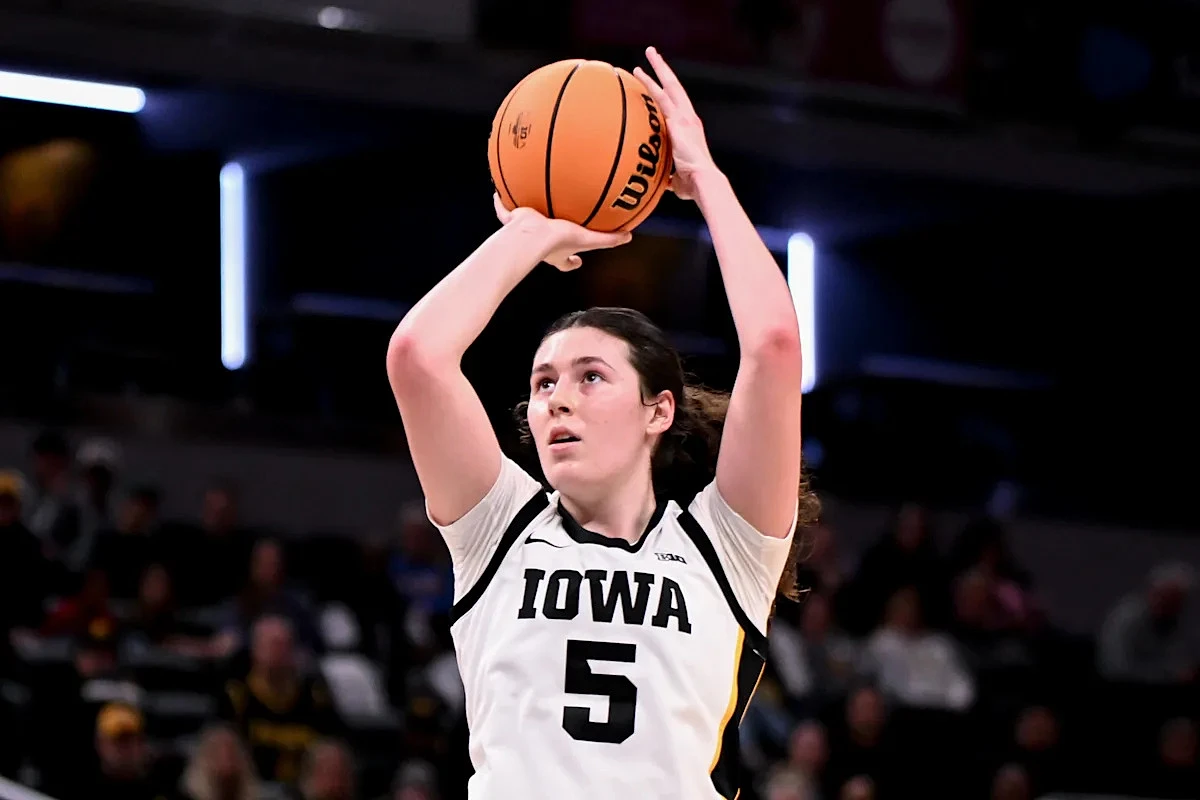 ESPN high on Iowa women's basketball in way-too-early top 25 rankings