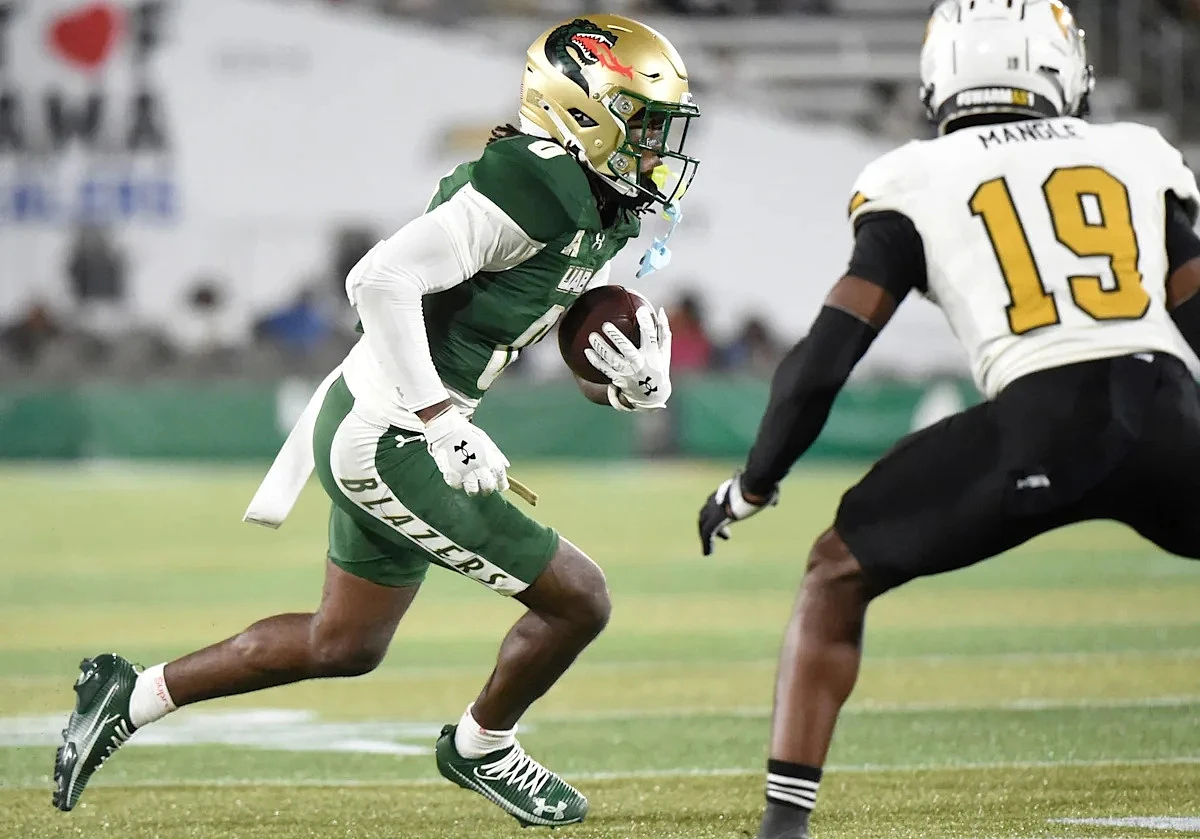WR Iverson Hooks brings Tez Johnson-like abilities to Oregon's offense