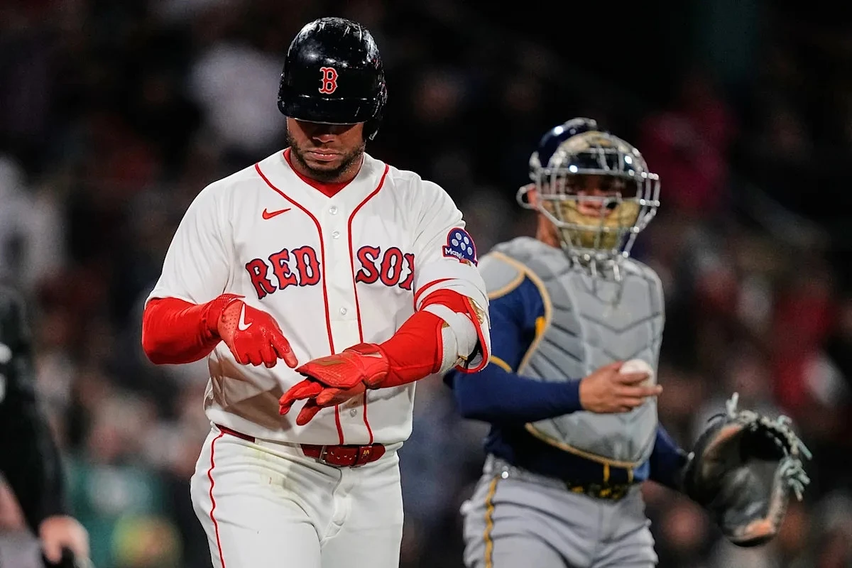 Red Sox’ Alex Cora reacts to Willson Contreras’ emotional postgame comments