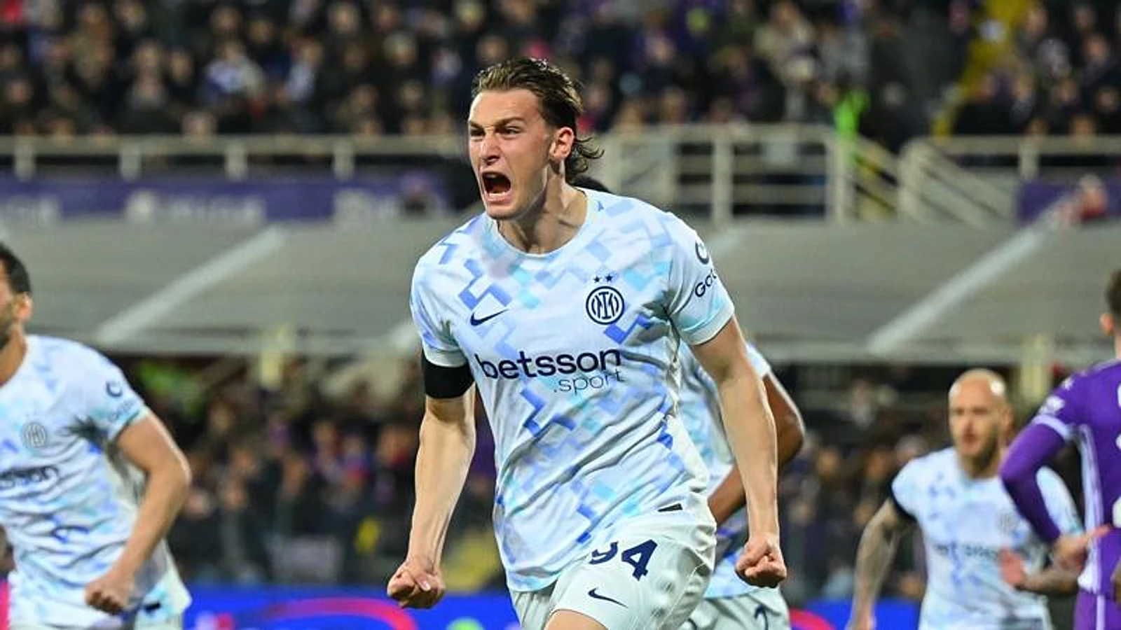 Esposito wins the eFootball Goal of the Month!
