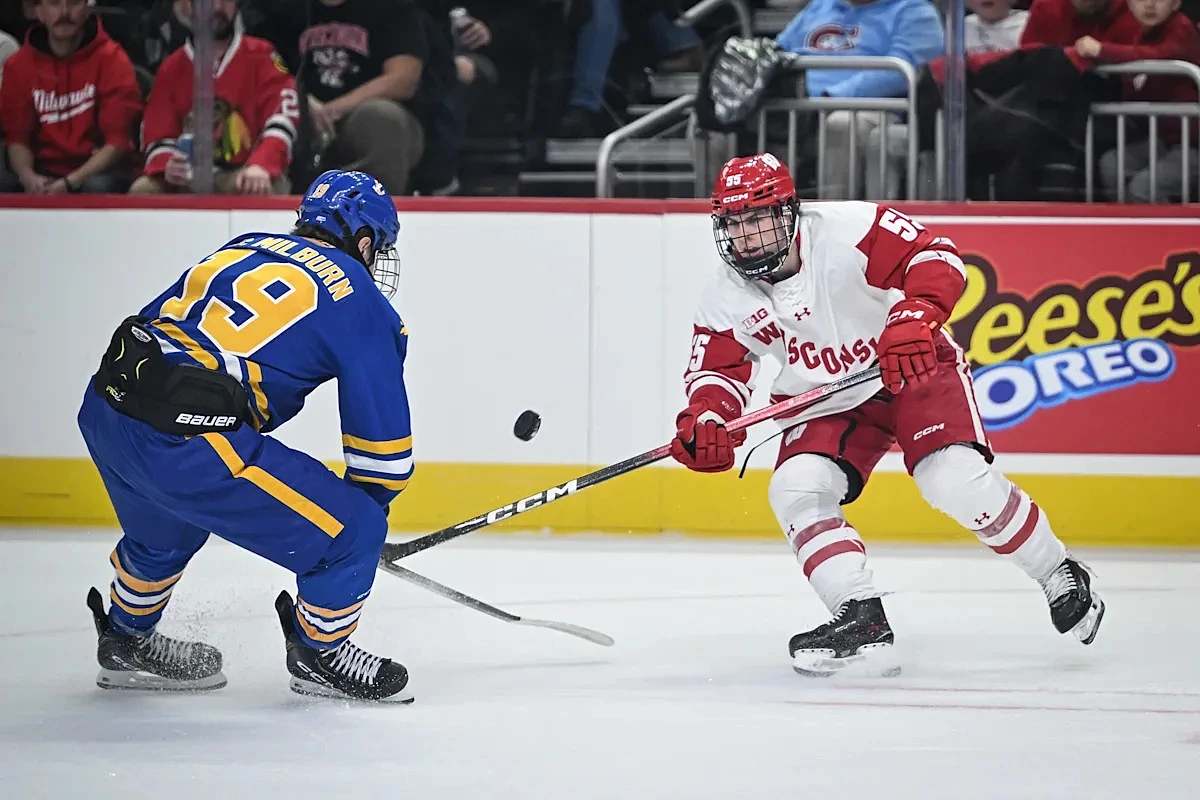 Freshmen class provides boost during Wisconsin hockey's bounce-back season
