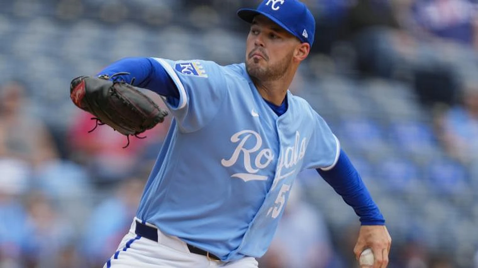 What happened to Cole Ragans? Royals' ace pitcher injury leads to delayed exit vs. Guardians