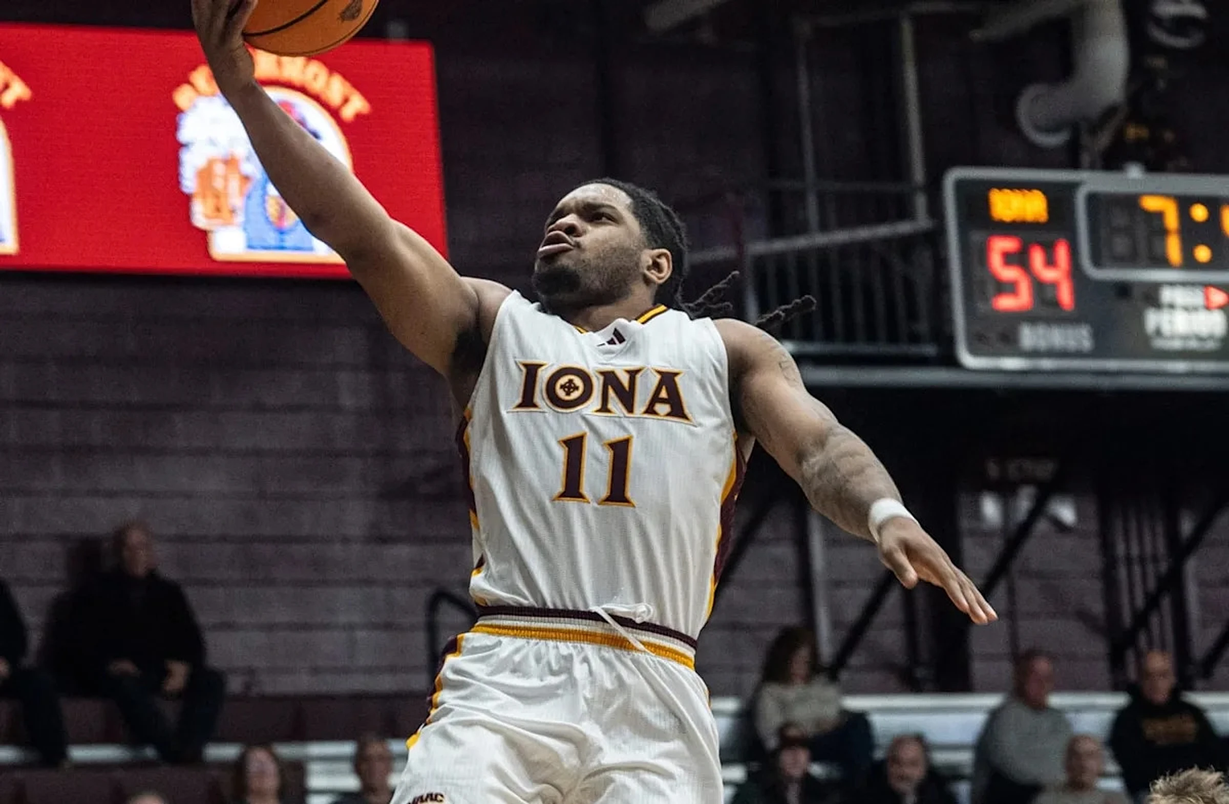 Intriguing UConn Replacement Option for Braylon Mullins Emerges in Transfer Portal