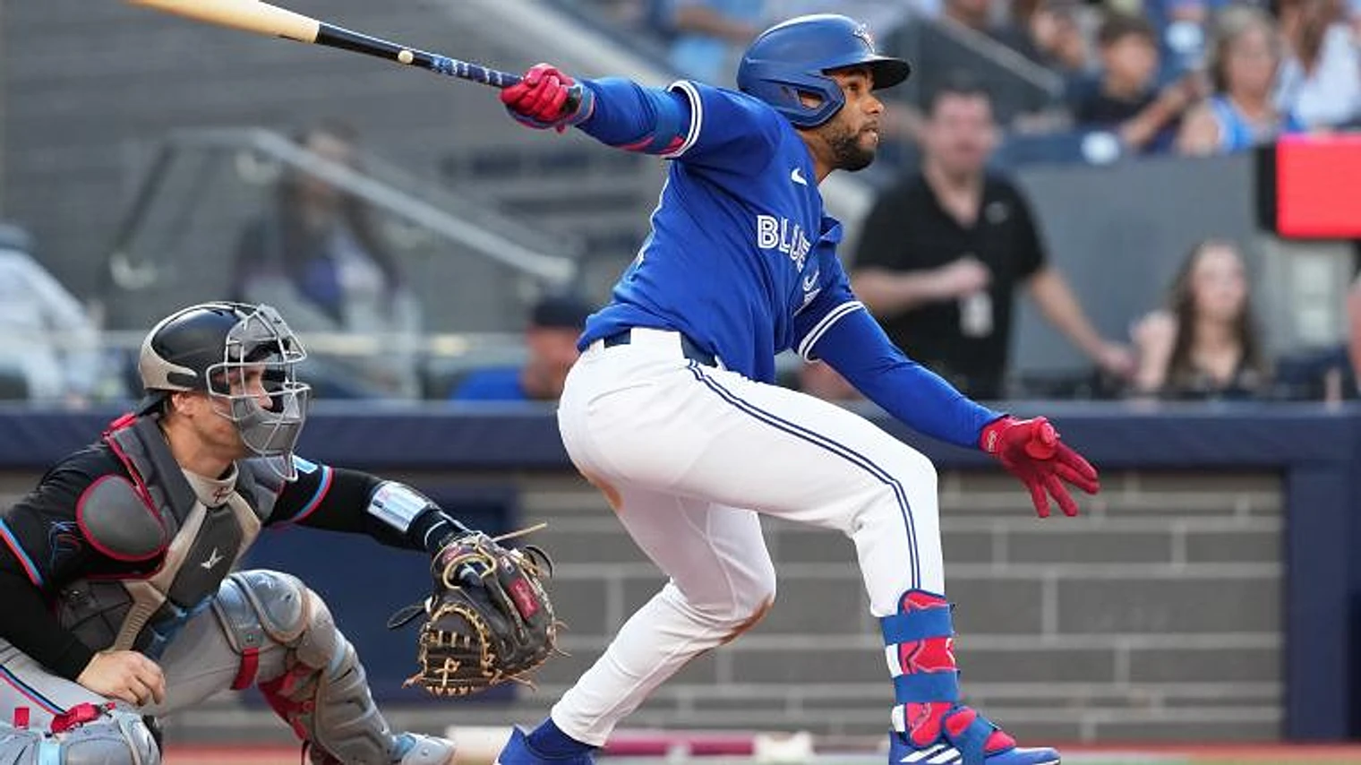 Phillies trade cash to Brewers for 26-year-old OF with career .504 OPS