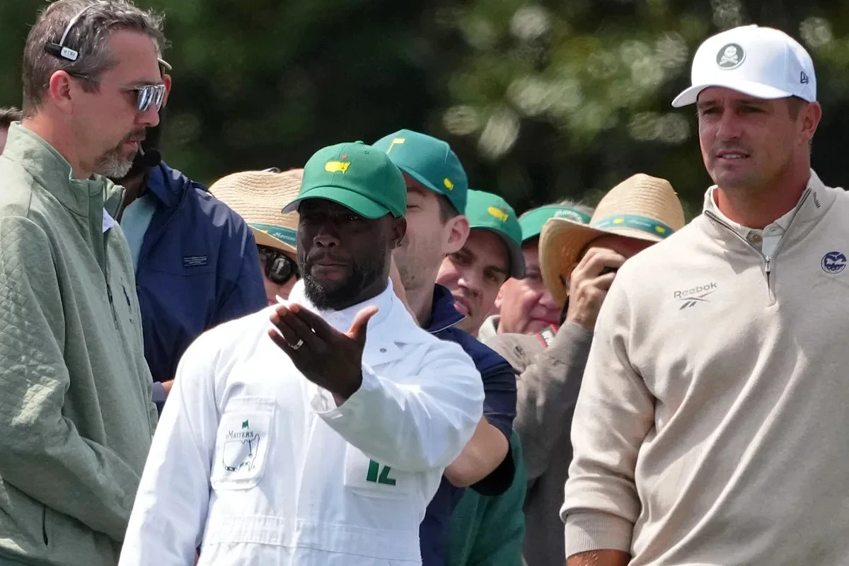 Why is Kevin Hart caddying at the Masters? Teams with DeChambeau for Par 3