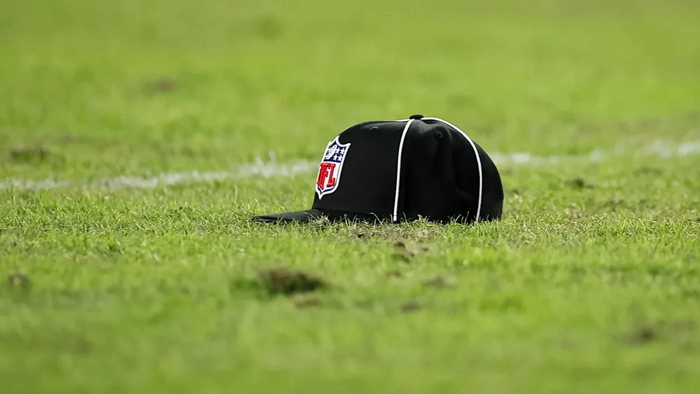 NFL informs teams it will begin training replacement officials in May