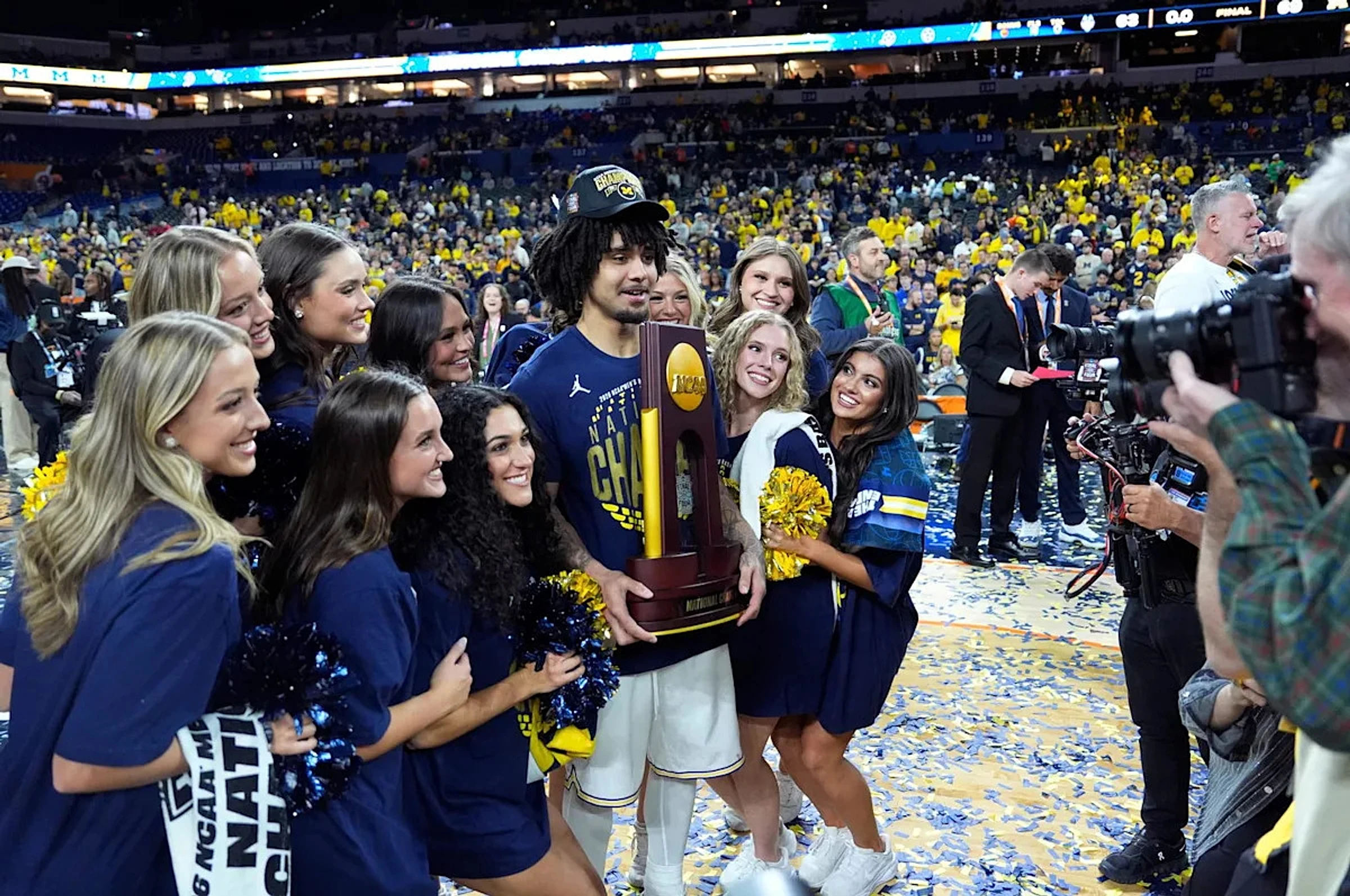 Michigan Basketball Secures Its Championship Core