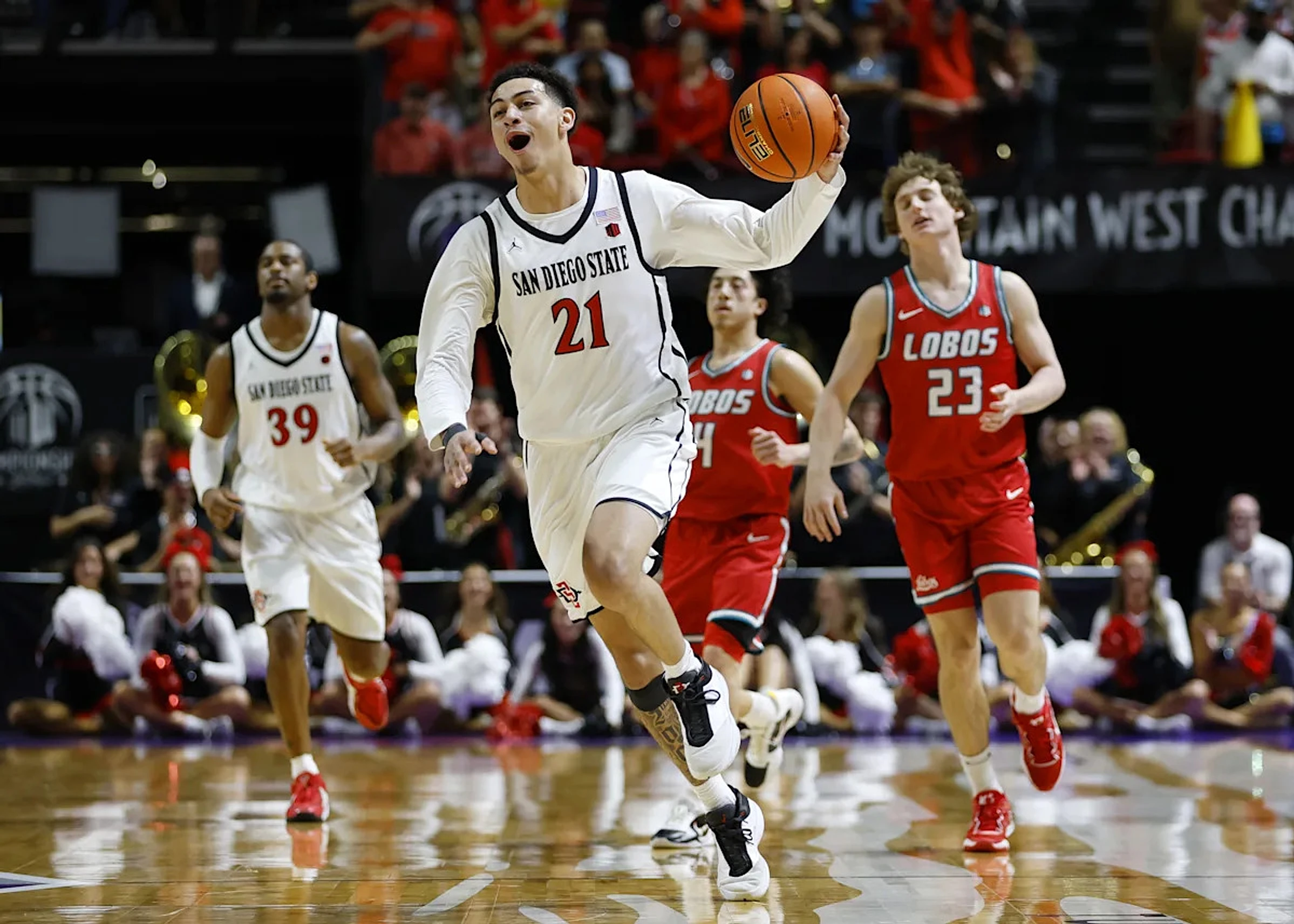 Mountaintop View 4-10-26: UNLV Revenue Sharing, Nevada Quarterback, Miles Byrd, Zak Hill, Hawaii MBB, Wyoming Football