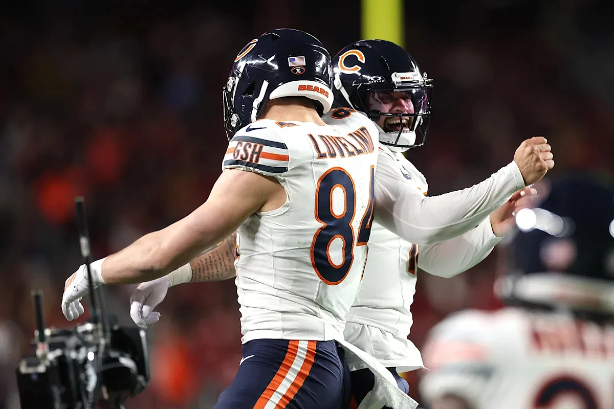 LOOK: Caleb Williams organizes offseason workout with Bears teammates