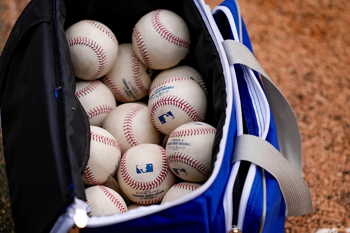 Oklahoma assistant Todd Butler ejected vs Vanderbilt in SEC baseball game