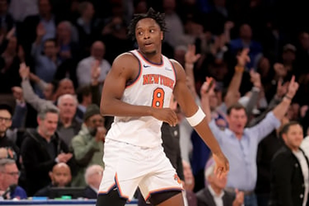 Knicks' OG Anunoby exits Friday's game vs. Raptors with a left ankle injury