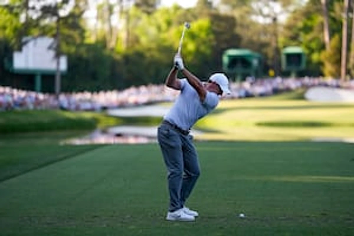 Rory McIlroy pulls away with birdie binge, sets Masters record with 6-shot lead at halfway mark - Image 1