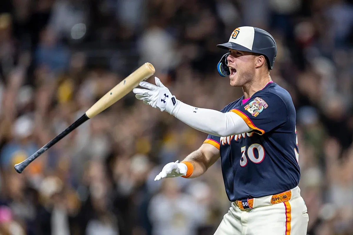 Sheets' 3-run homer in the 9th inning helps Padres beat the Rockies 5-2 - Image 1