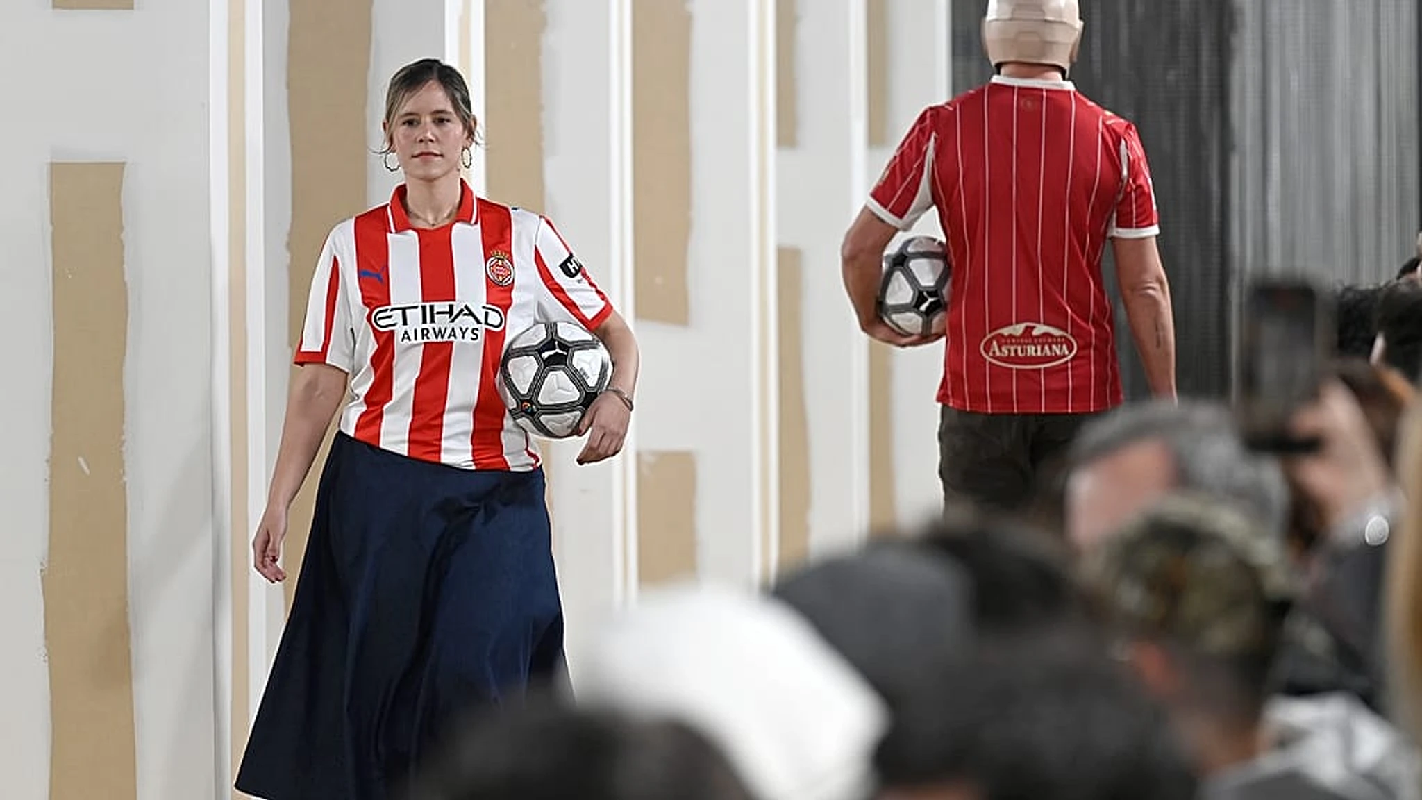 Kicking back: Spain's La Liga goes retro for nostalgic football matchday - Image 1