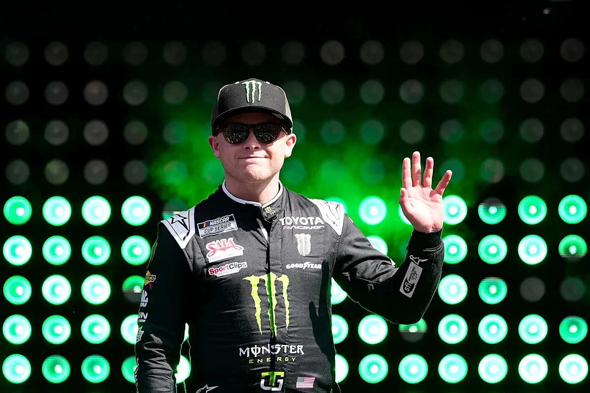 NASCAR Bristol predictions 2026, expert picks for Cup Series race - Image 1