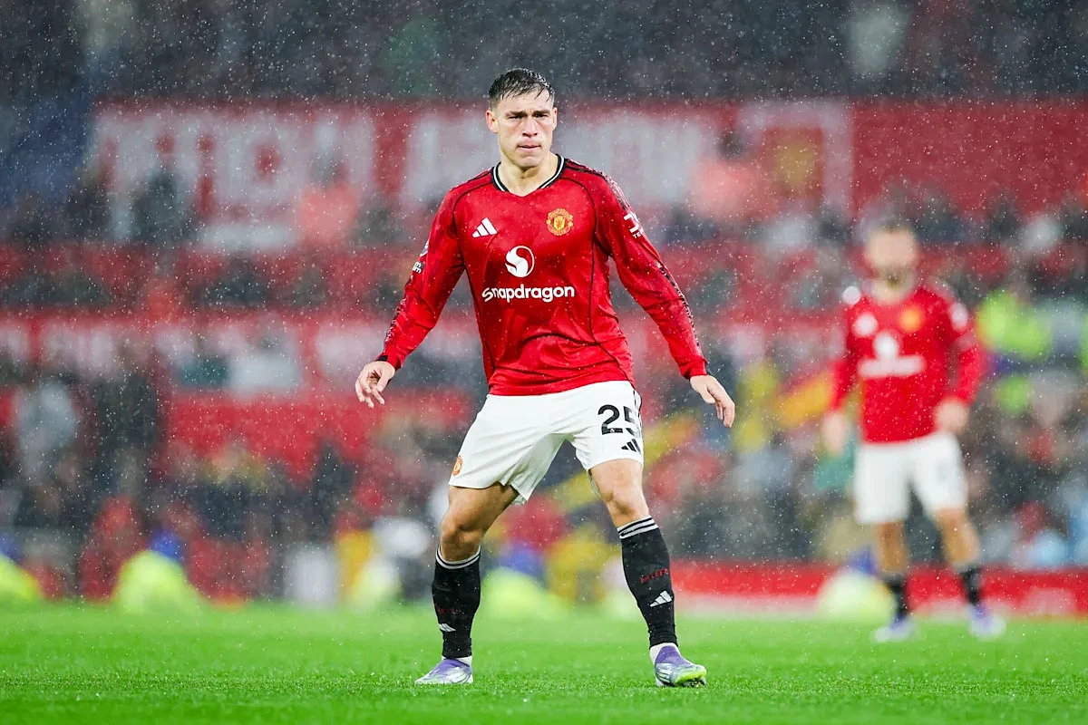 Manchester United star offered to Serie A giants