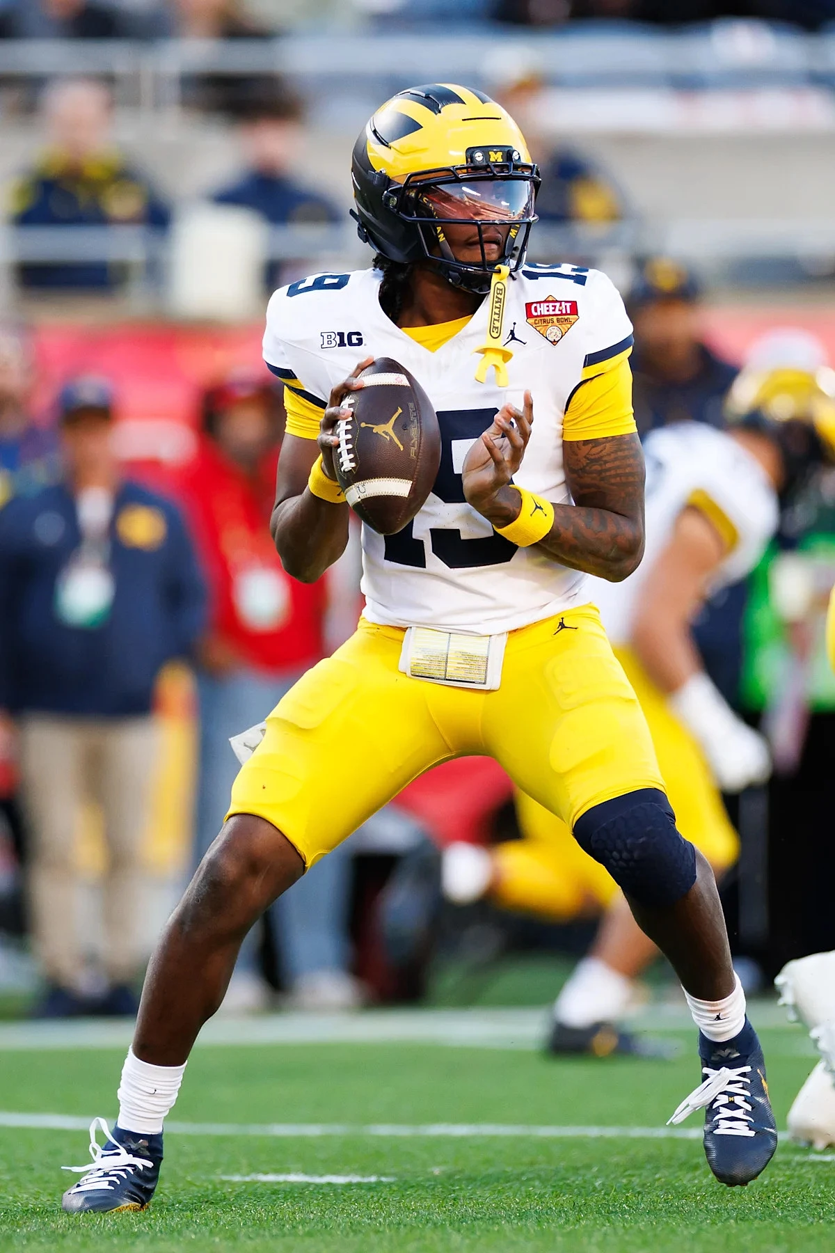 Bryce Underwood channels Patrick Mahomes in crazy Michigan spring highlight