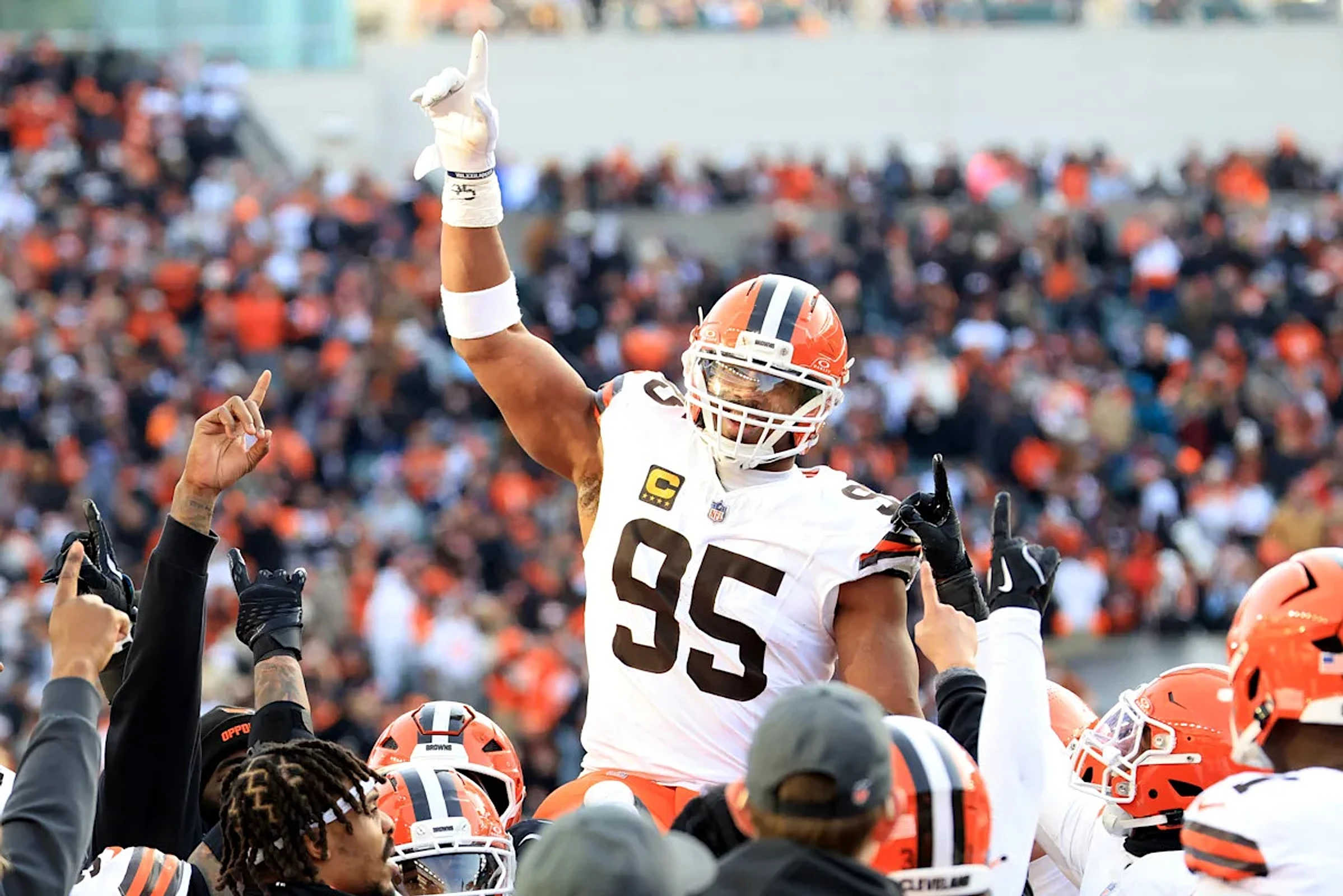 Myles Garrett Browns rumors: NFL Insider says 3rd option ‘more likely’ than trade