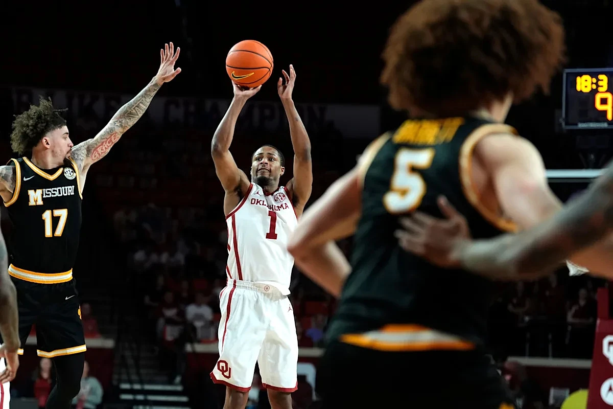 OU basketball brings back point guard Xzayvier Brown for second season