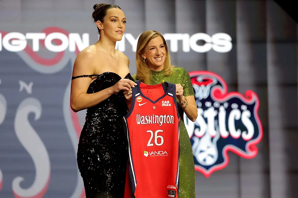 Angela Dugalic joins Lauren Betts with the Washington Mystics
