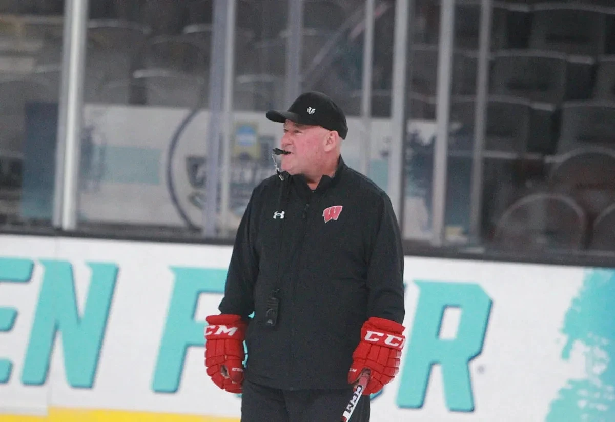 Wisconsin hockey team signs defenseman Dylan Compton from Northeastern