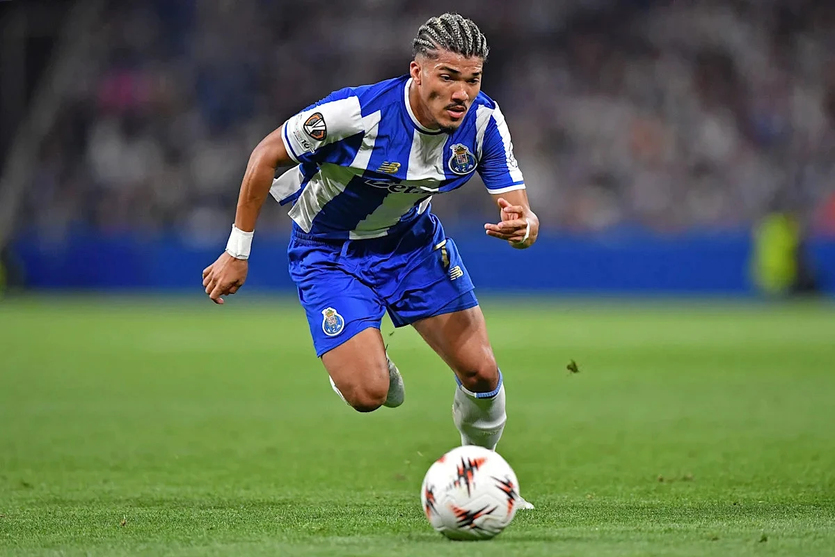 Report: Chelsea eyeing move to sign 20-year-old forward