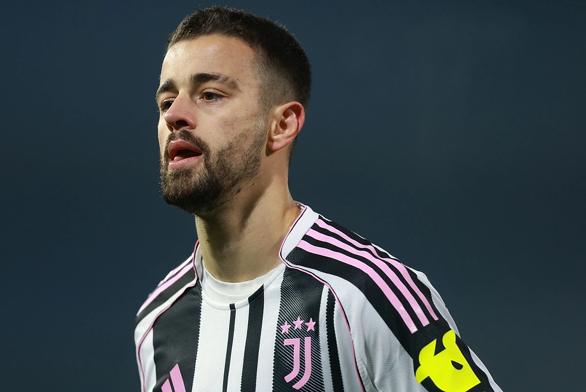 Besiktas contact Zhegrova after slow first season with Juventus