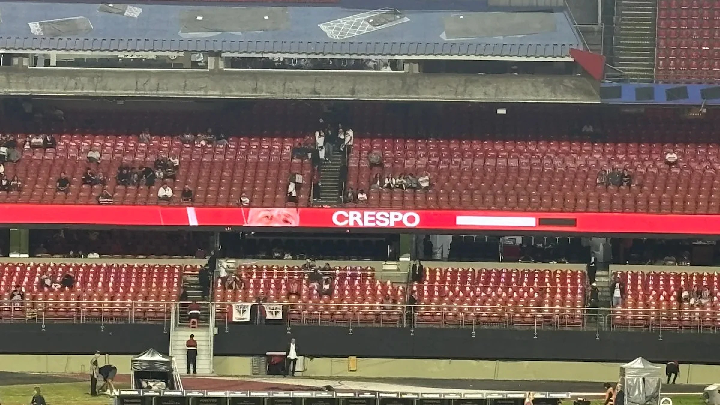 Morumbis shows former manager's name, not Roger Machado 👀