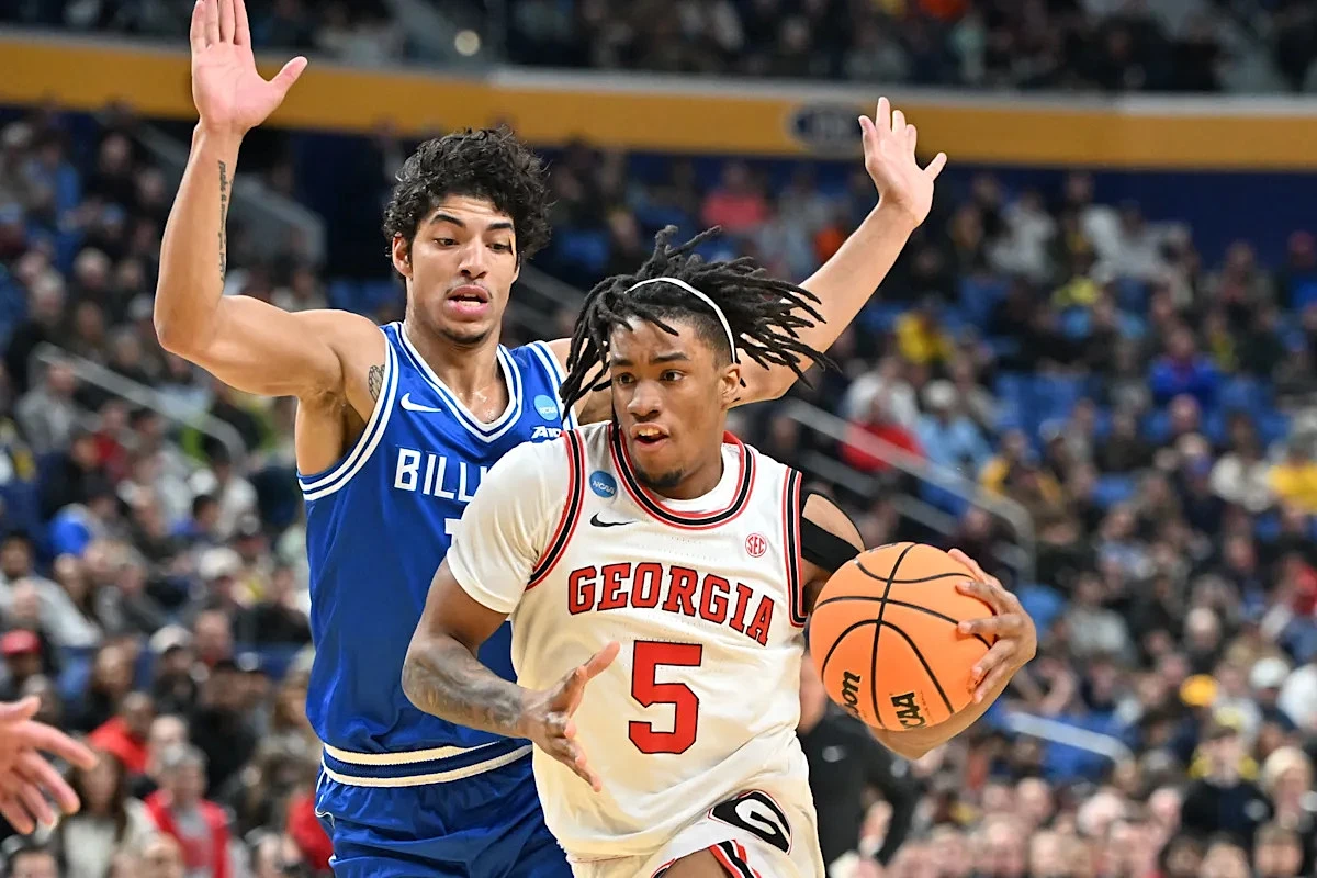 Coveted transfer guard lands with Arkansas