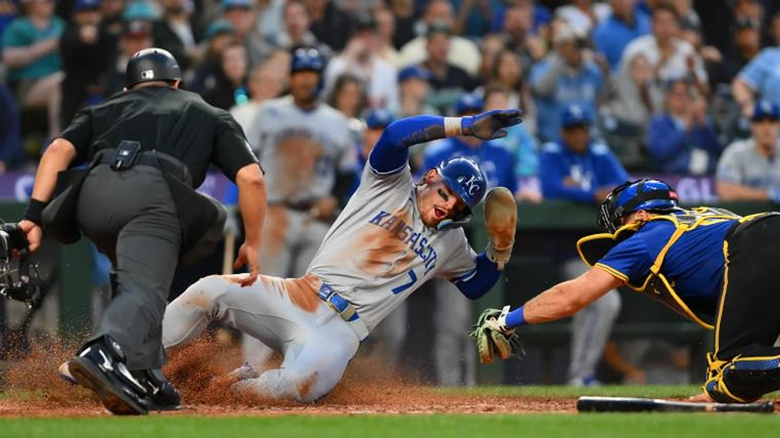 Homebound? Royals' Bobby Witt Jr. getting in position, failing to receive lift: