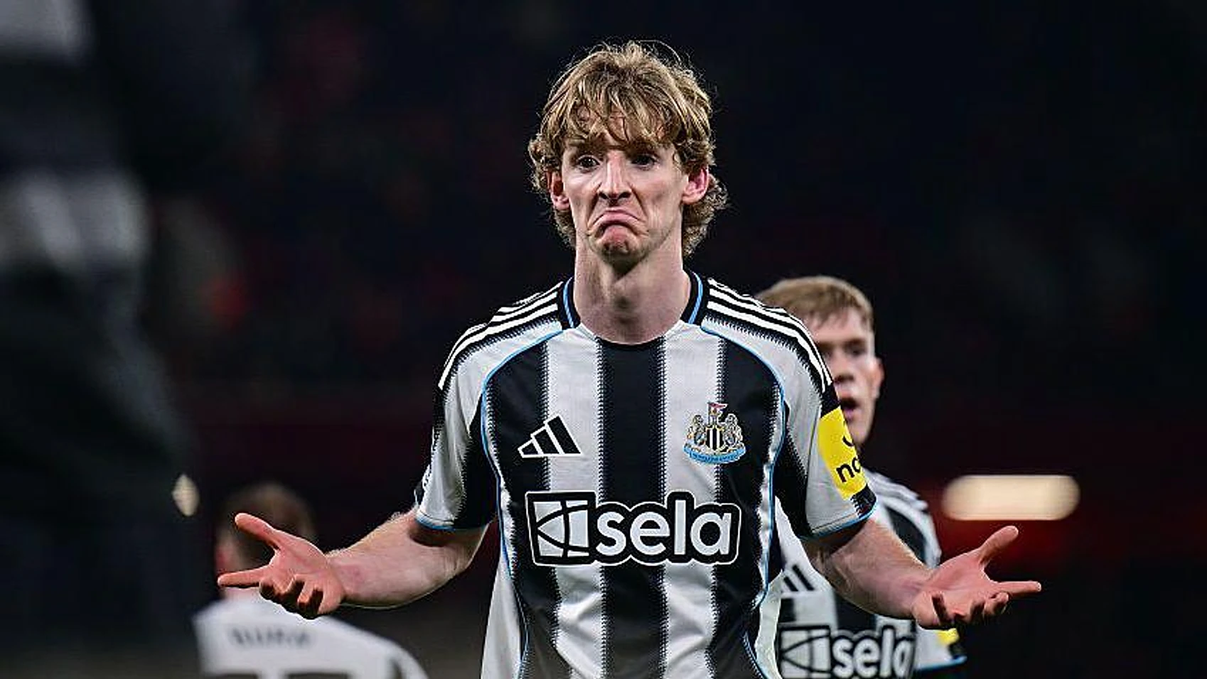 Newcastle 'will consider offers for Gordon'