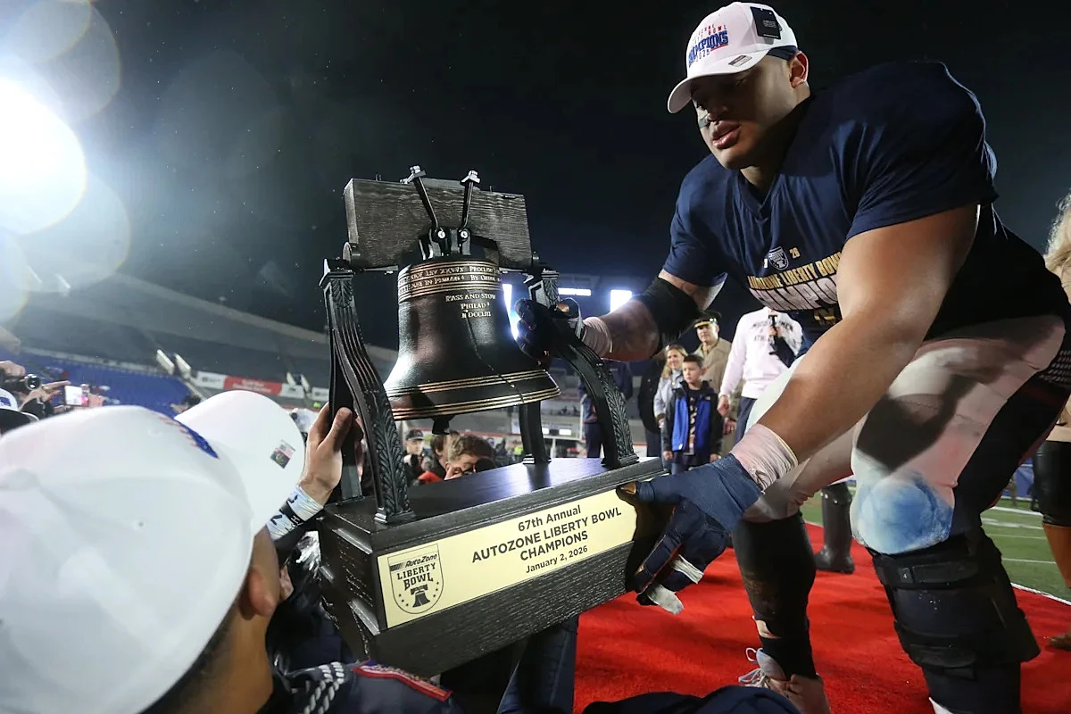 Navy All-American Landon Robinson visits Cincinnati Bengals