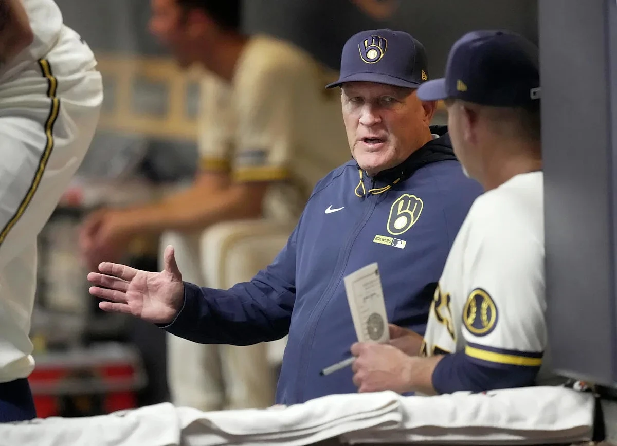 Brewers' Pat Murphy Defends Struggling Player After Ugly Performance