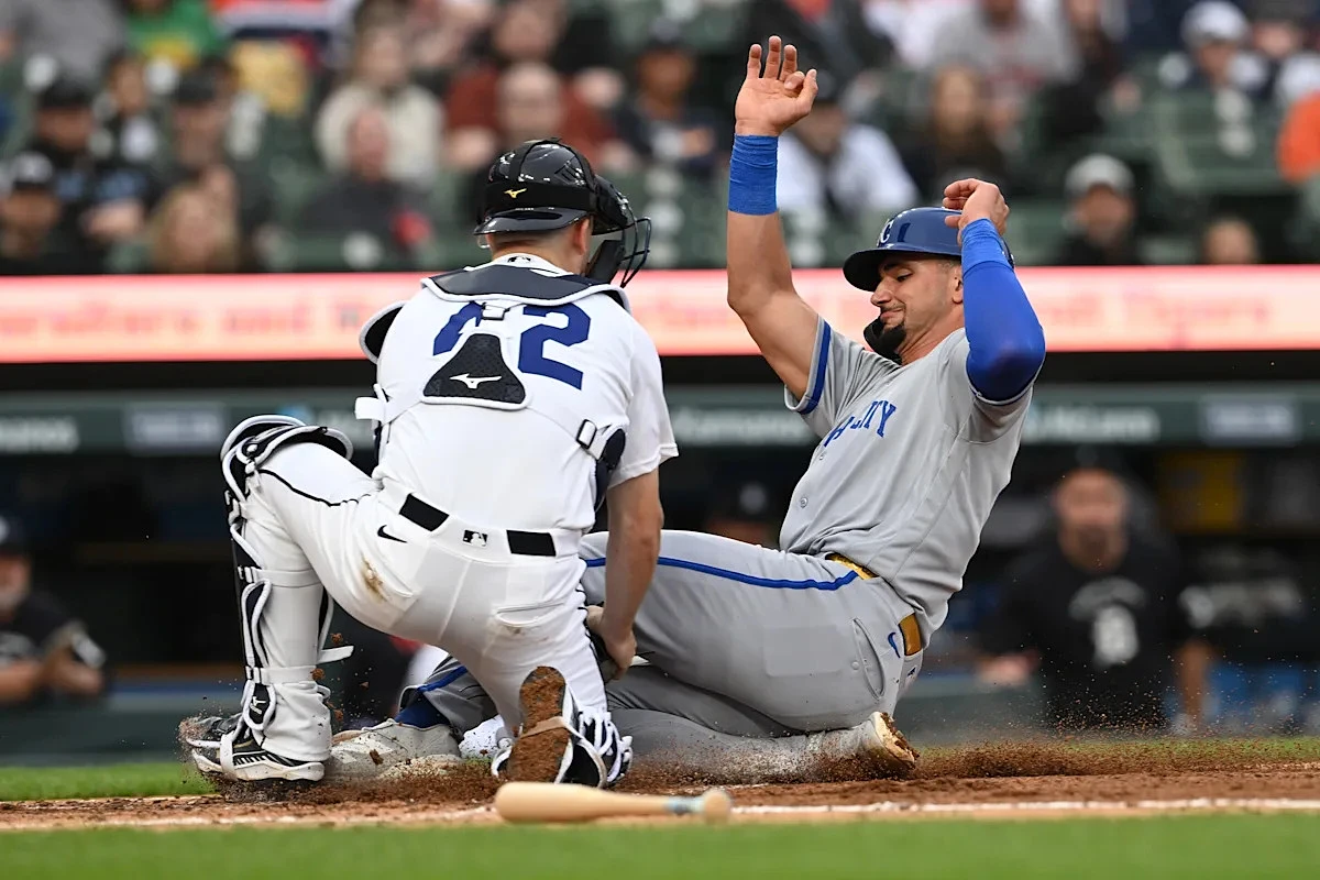 Royals ineptness downs them again, lose 2-1 in Detroit