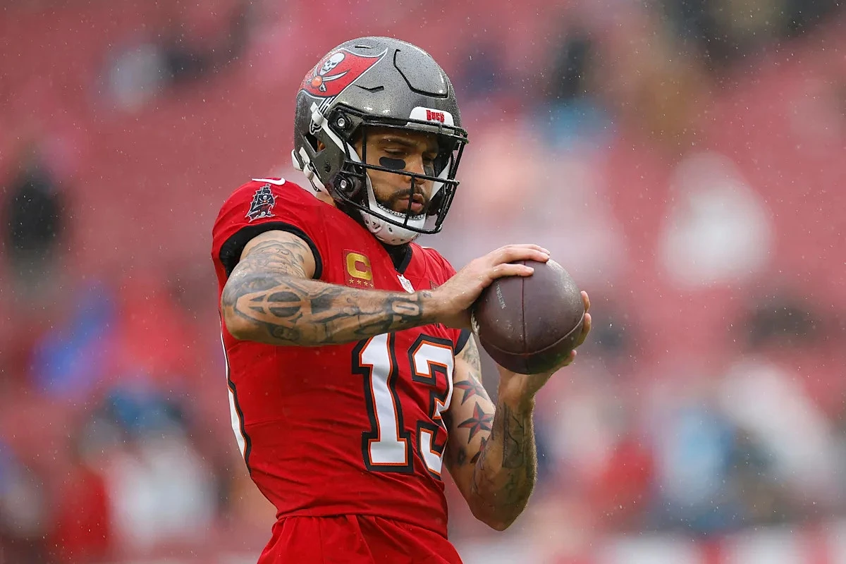 Mike Evans reveals several reasons he decided to join 49ers