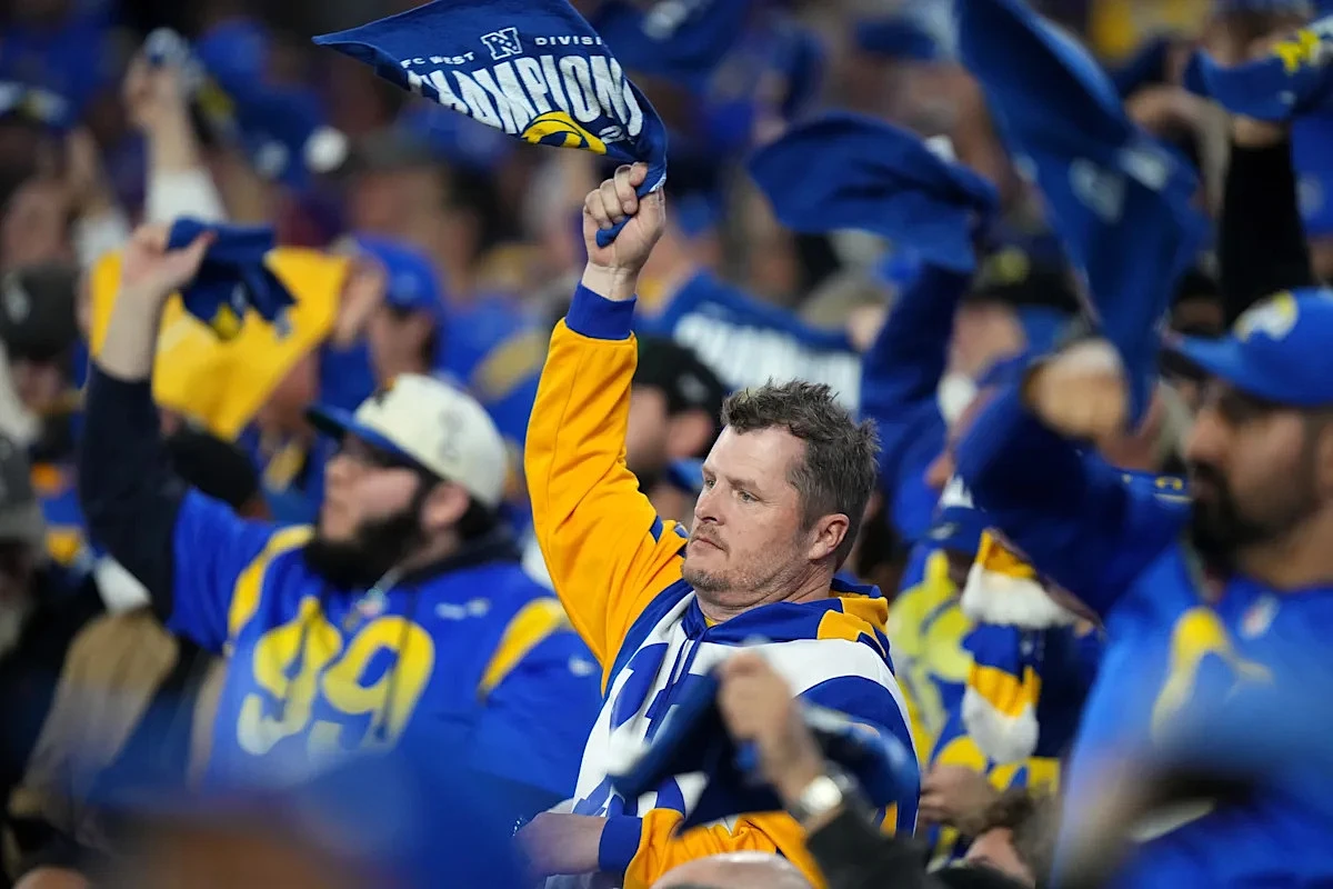 Fans react to Rams' refreshed uniforms and logos