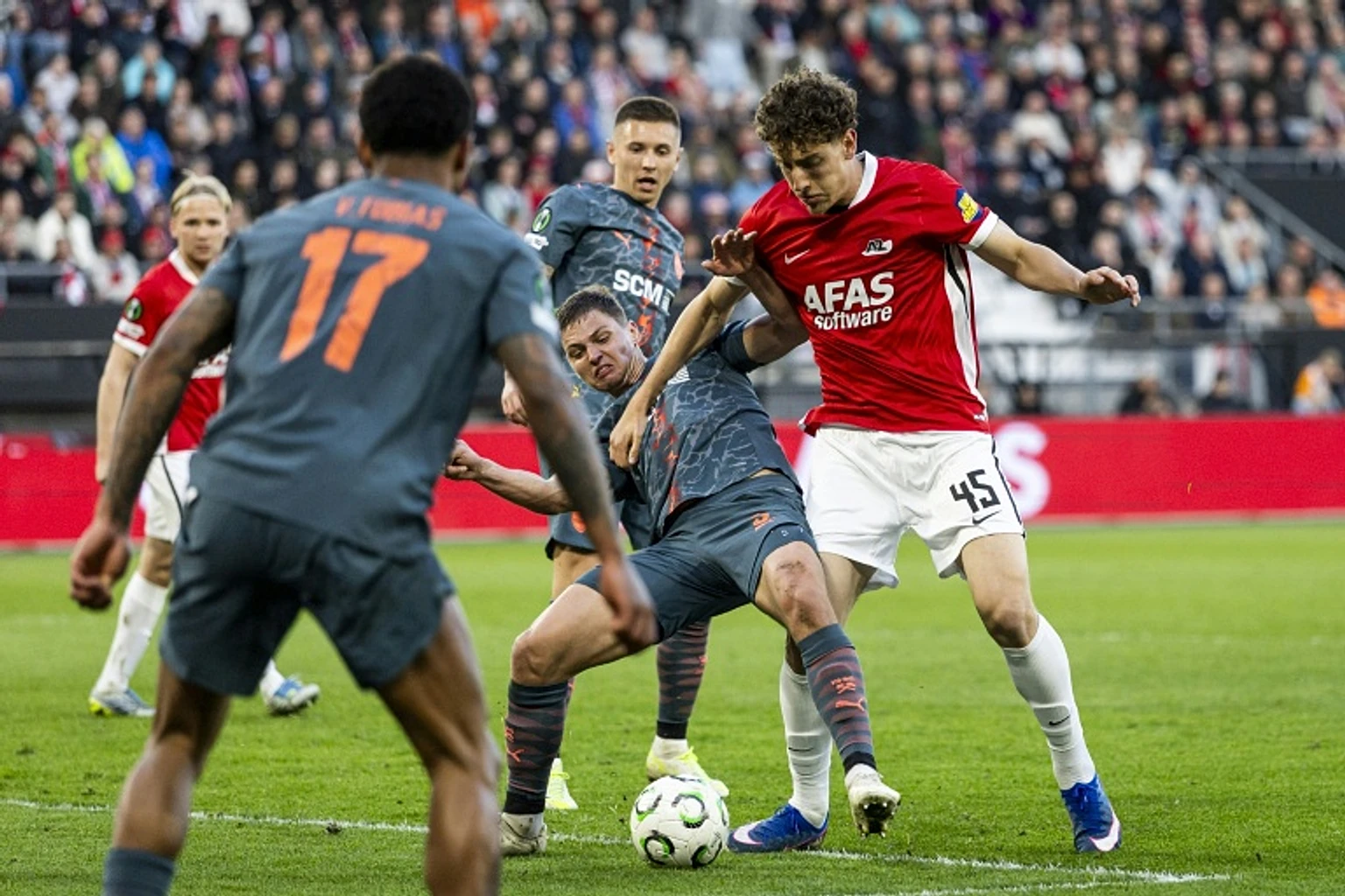 Shakhtar draw at AZ to cruise into Conference League semis