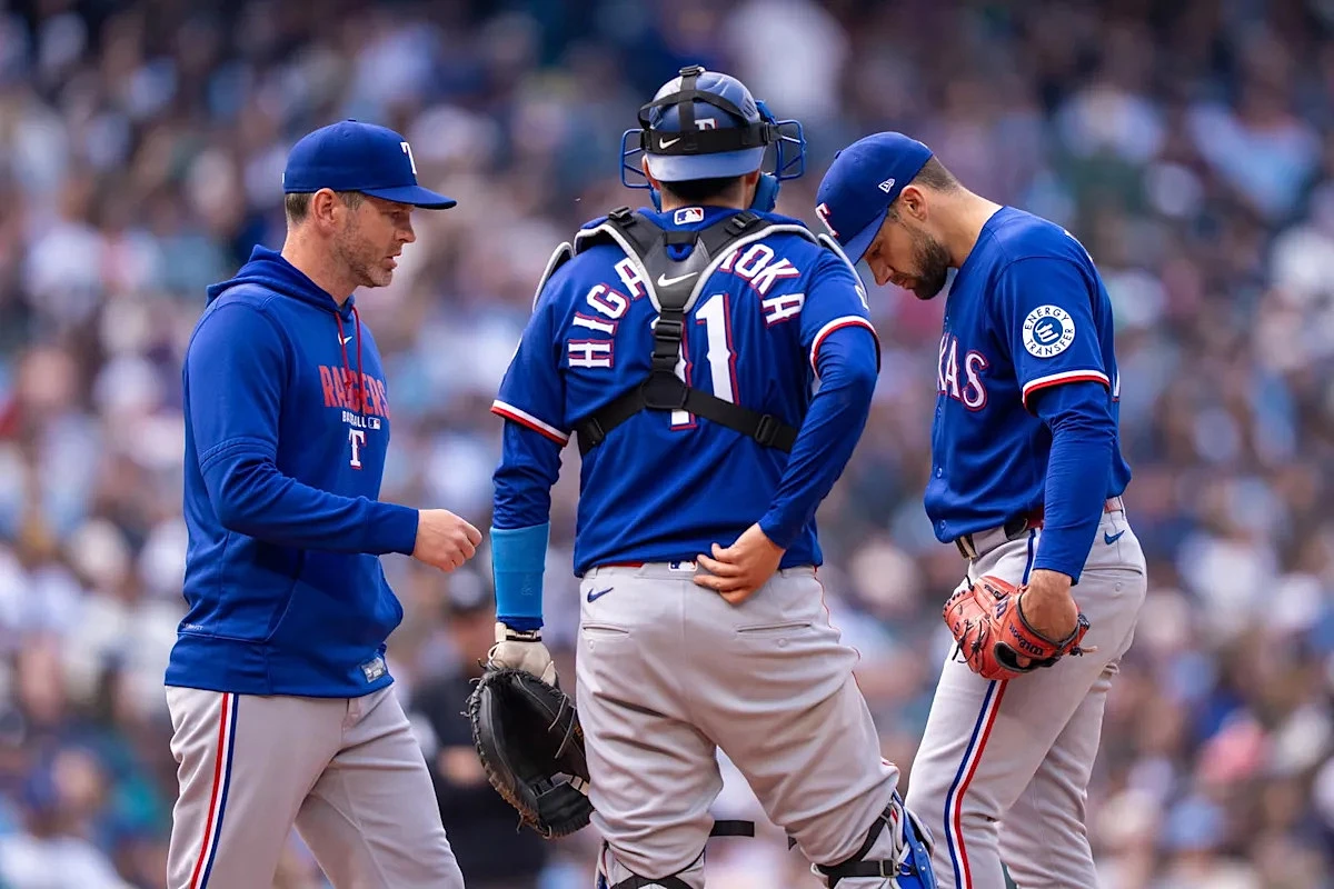 Rangers See Chances Go Away in Loss to Mariners
