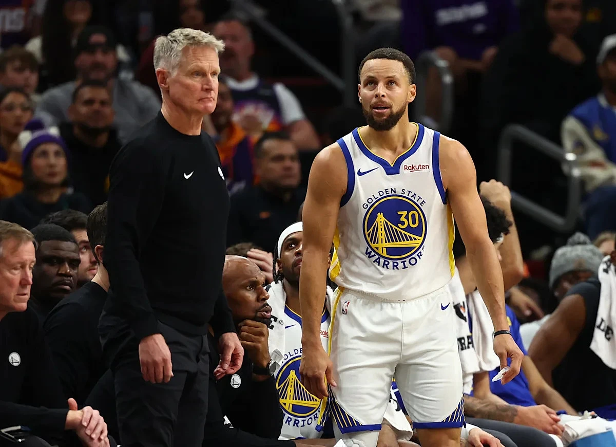 Steve Kerr reveals what it's like to coach Steph Curry