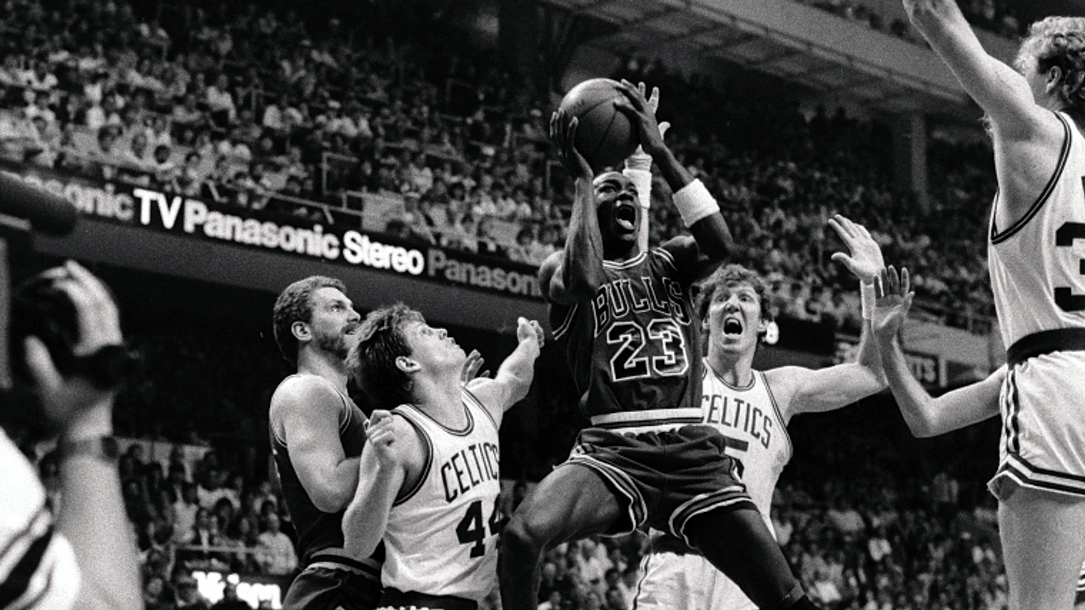 SN Archive (1986): Michael Jordan's 63-point playoff game included a missed clutch shot that nobody remembers