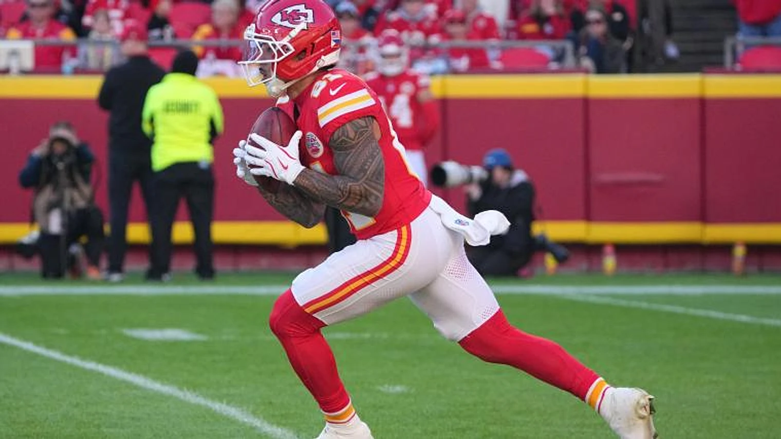 Chiefs sign 5-foot-9 speedster before NFL Draft