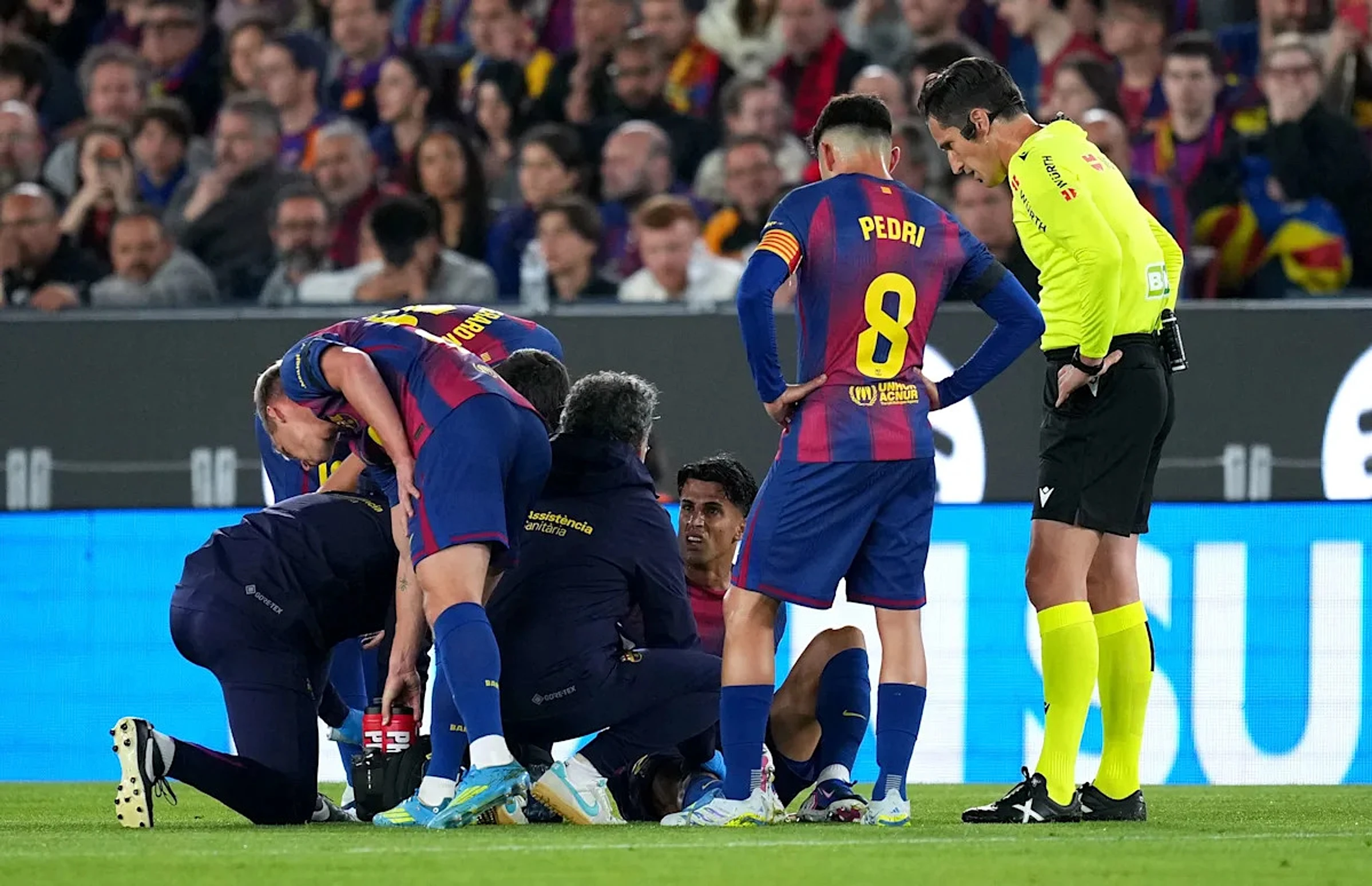 Barcelona star limps off with injury vs Celta Vigo
