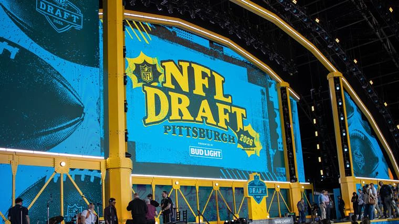 2026 NFL Draft trade tracker live updates, social media reactions from Pittsburgh - Image 1