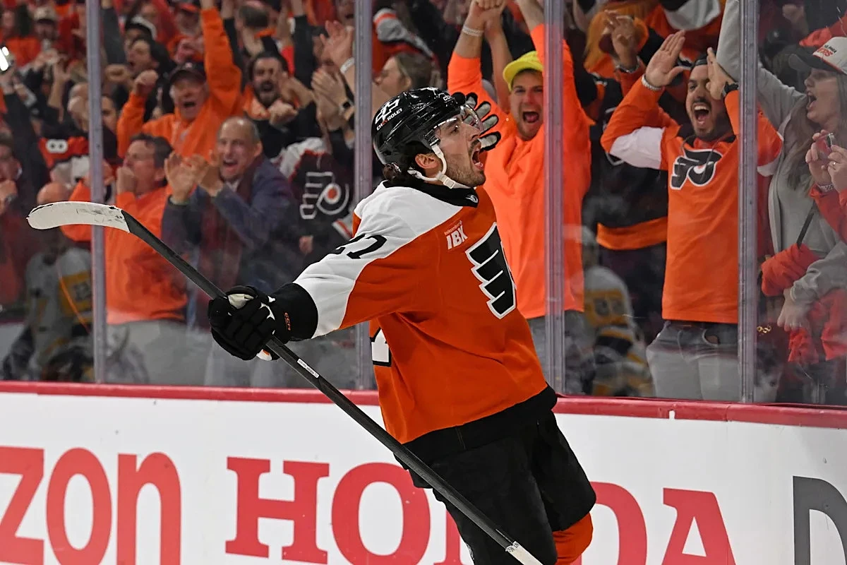 Flyers, Veterans Put Penguins in 3-0 Chokehold with Savvy Performance