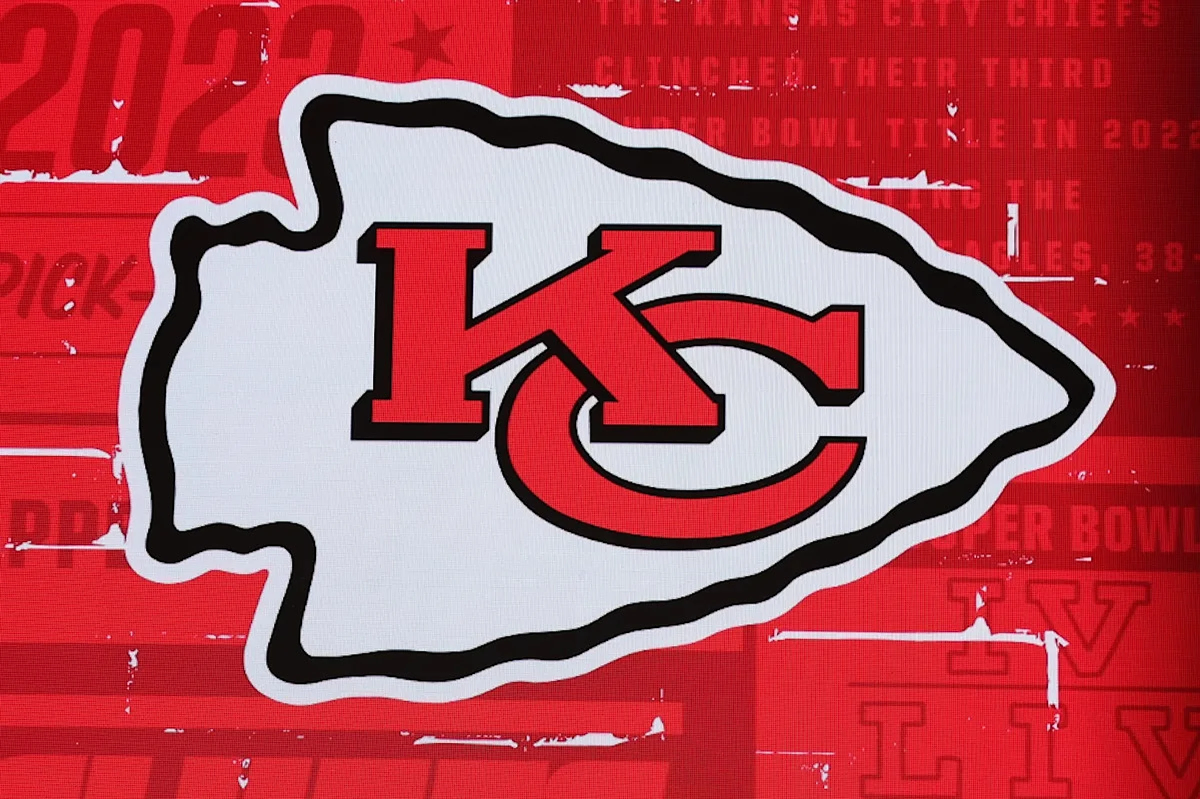 Details of Chiefs’ trade up with Browns from pick No. 9 to pick No. 6 - Image 1