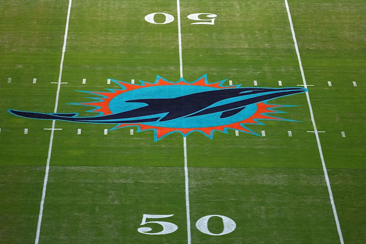 Miami Dolphins trade: 11th overall pick sent to Cowboys for two additional picks - Image 1
