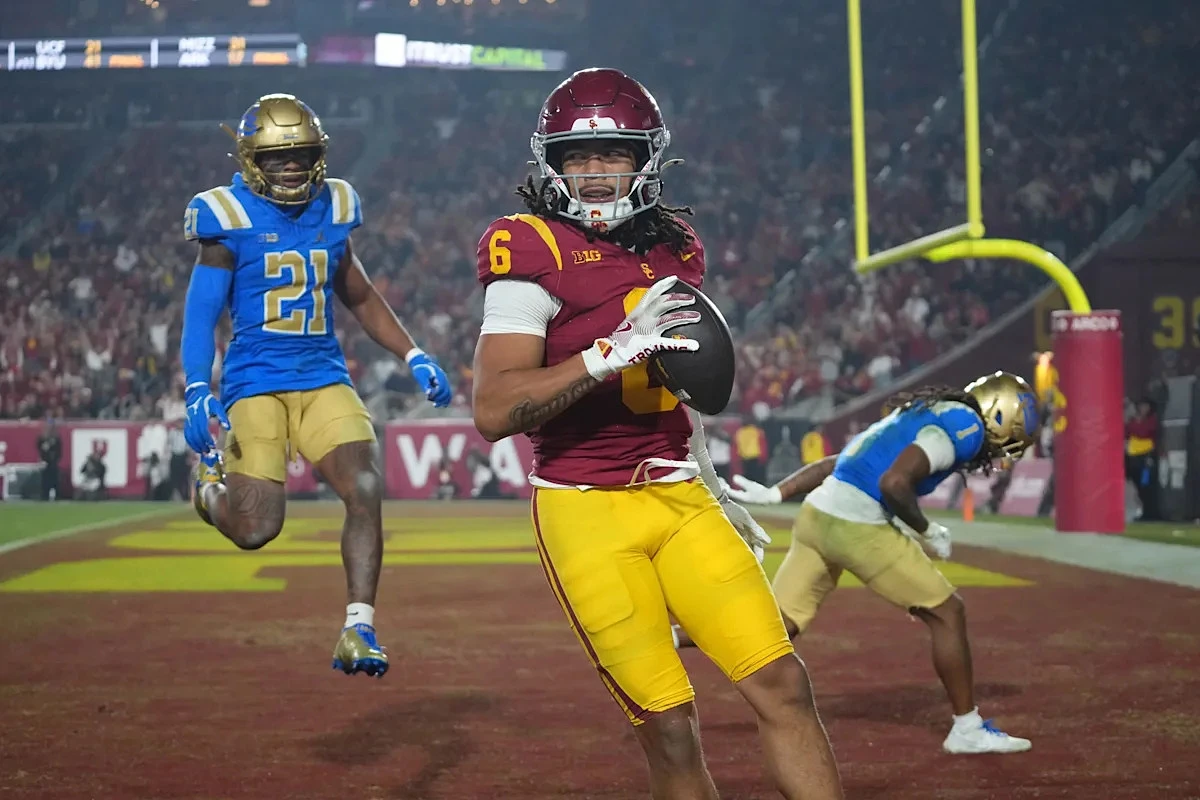Eagles trade with Cowboys at pick No. 20 to select USC WR Makai Lemon - Image 1