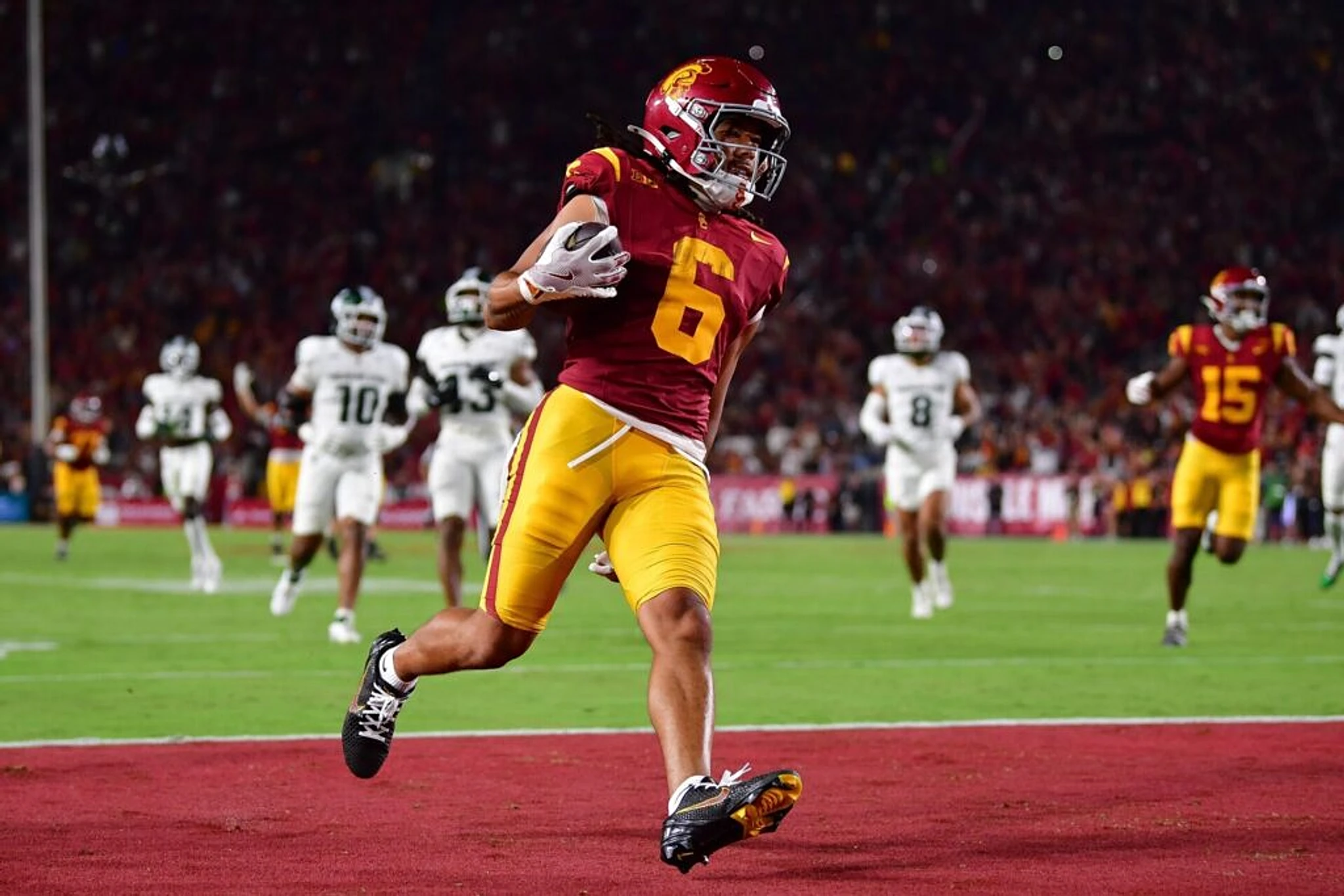 Eagles Draft USC Star Makai Lemon in 1st Round After Trade - Image 1