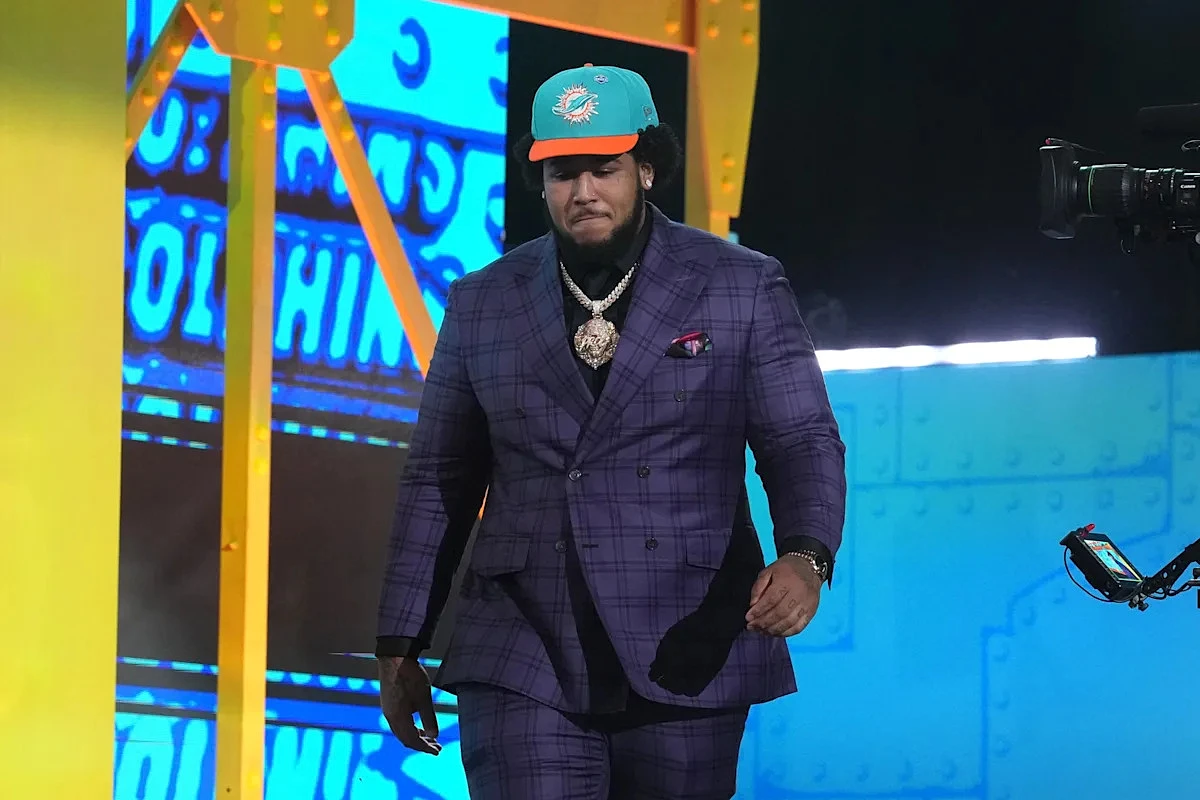 Social media reacts to Kadyn Proctor's selection in 2026 NFL draft