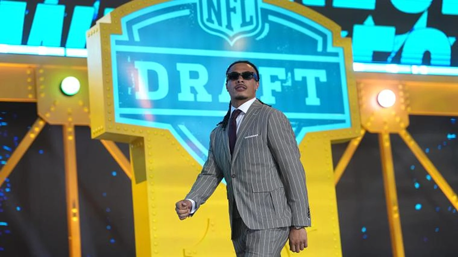 How Eagles stole Makai Lemon from Steelers while WR was on phone with Pittsburgh - Image 1